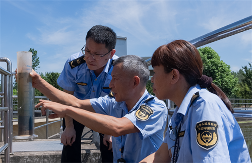 澳门·新葡萄新京6663(中国)官方网站奋战当“夏” ：黄石市生态环保人不服“暑(图5)